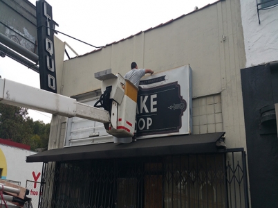 Sign Removal of sign cabinet